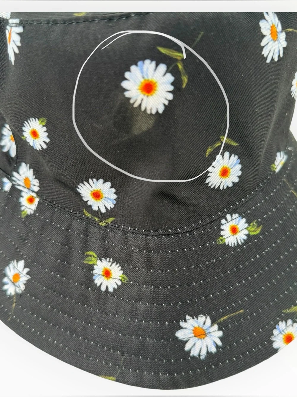 Alice + Olivia Reversible Bucket Hat Daisy Floral Sun Hat Black White NWOT OS - Picture 6 of 6